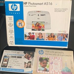 Compact photo printer